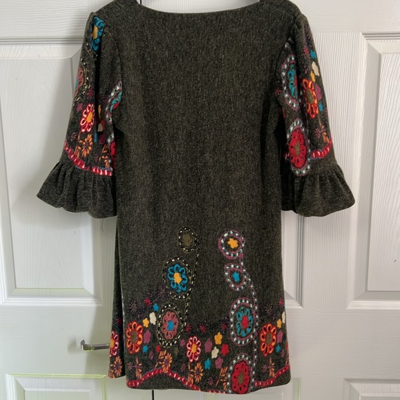 Multi-colored dress. - Picture 4 of 6